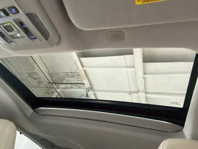 Used 2020 Toyota Highlander XLE FWD image 25
