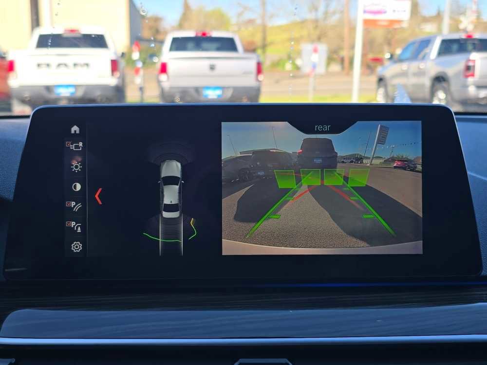 Used 2018 BMW 530i w/ Premium Package image 19