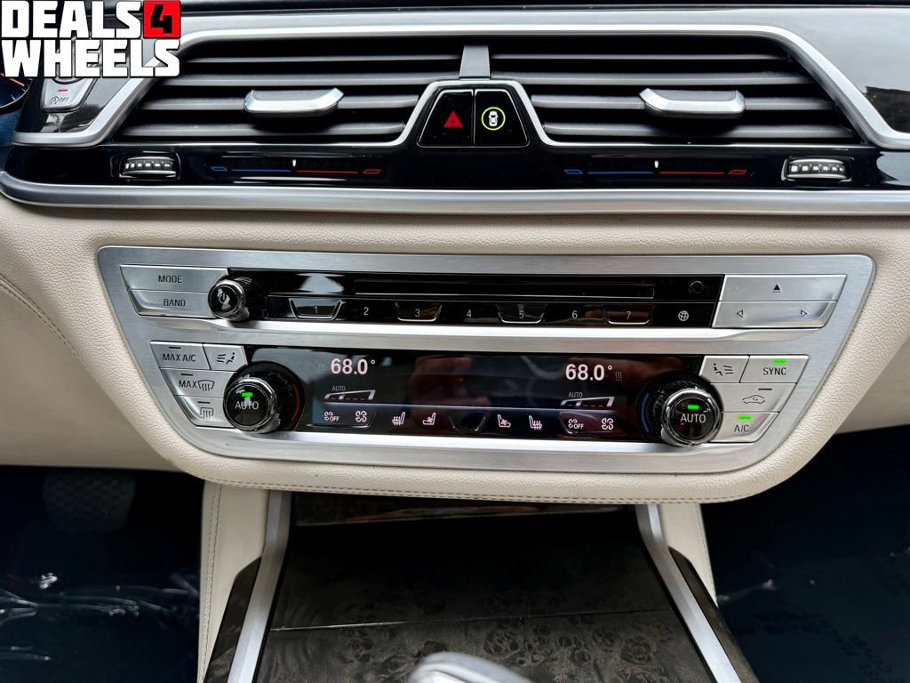 Used 2018 BMW 740i RWD image 23