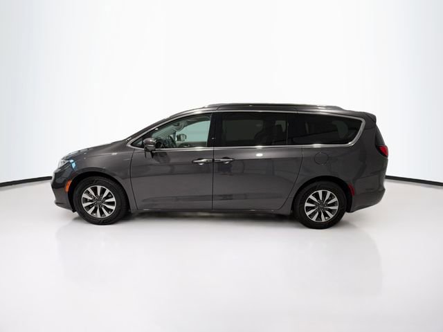 Used 2021 Chrysler Pacifica Touring-L w/ Uconnect Theater Family Group image 4