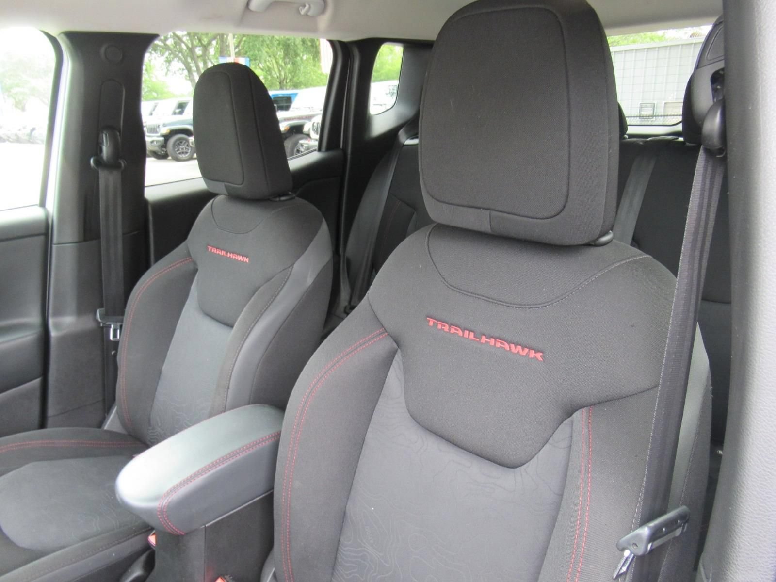 Certified 2023 Jeep Renegade Trailhawk AWD/4WD image 17