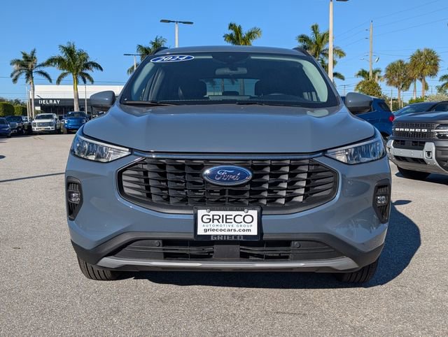 Used 2024 Ford Escape SE image 2