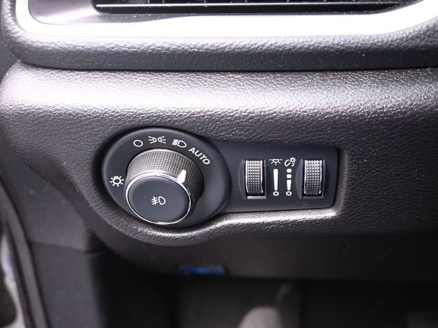 Used 2023 Chrysler Pacifica Touring-L w/ S Appearance Package AWD/4WD image 19