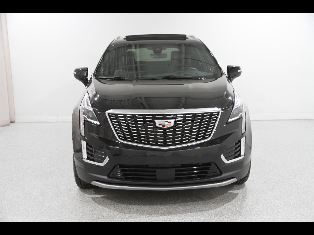 Used 2022 Cadillac XT5 Premium Luxury w/ Technology Package AWD/4WD image 2