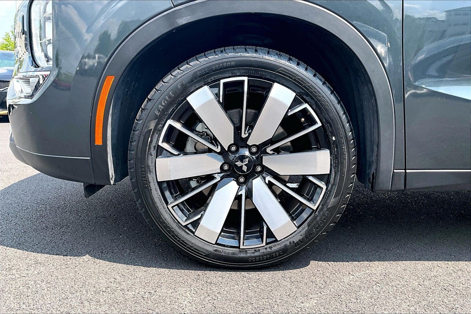 Used 2025 Mitsubishi Outlander SE AWD/4WD image 9