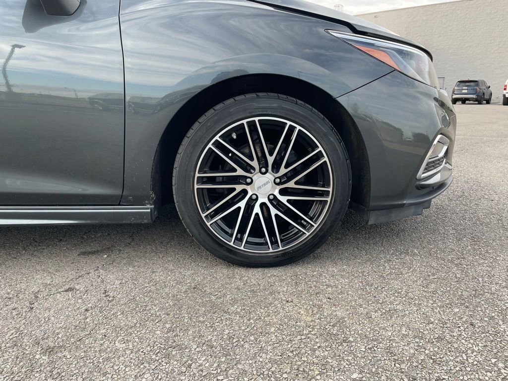 Used 2017 Chevrolet Cruze Premier image 33