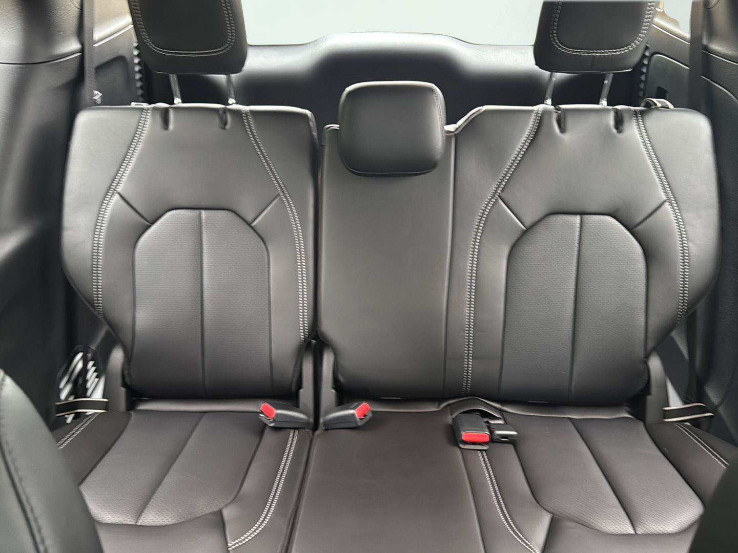 New 2027 Chrysler Pacifica Select FWD image 4