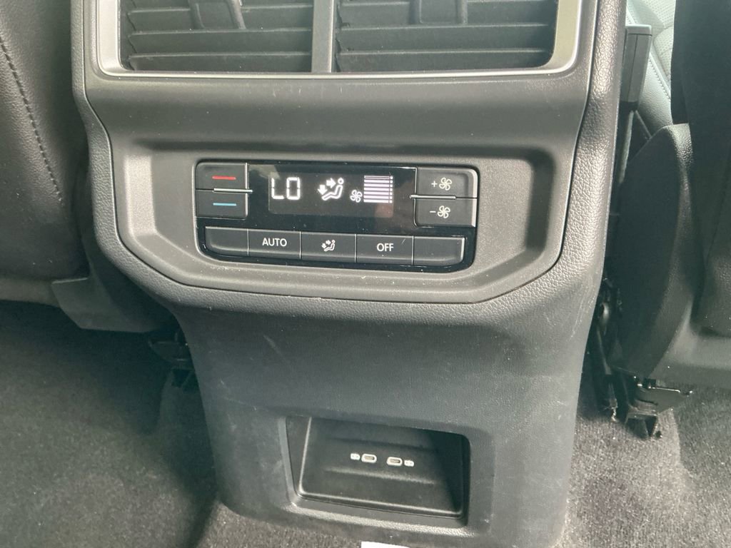 Used 2024 Volkswagen Atlas SE image 21