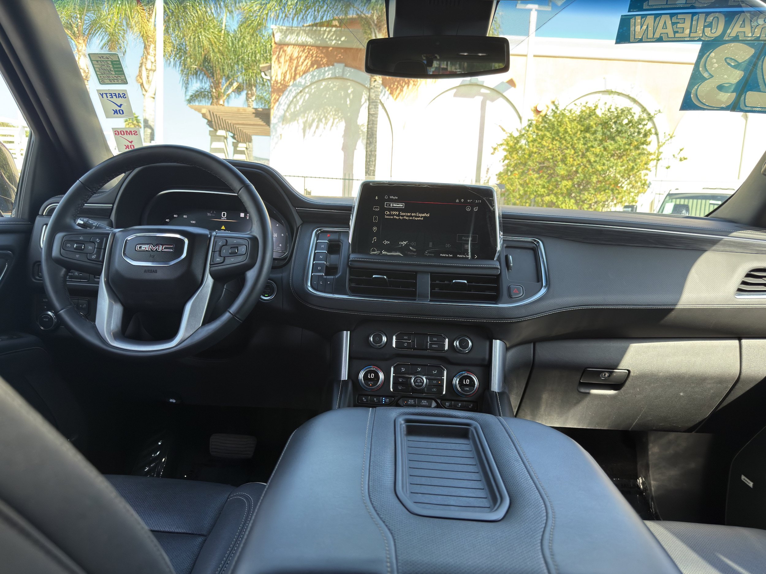 Used 2023 GMC Yukon SLT w/ SLT Luxury Package AWD/4WD image 21