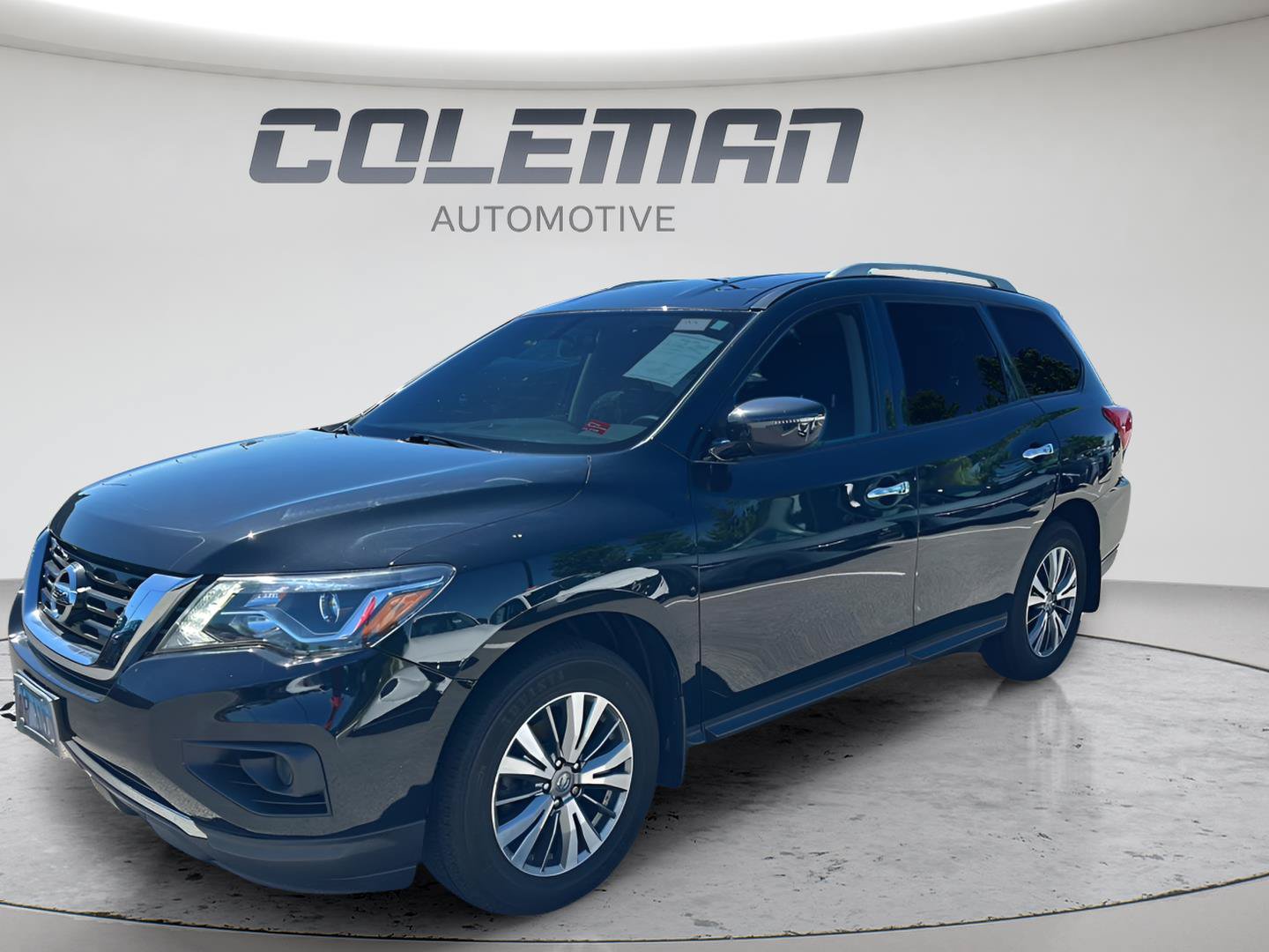 Used 2020 Nissan Pathfinder S AWD/4WD image 2