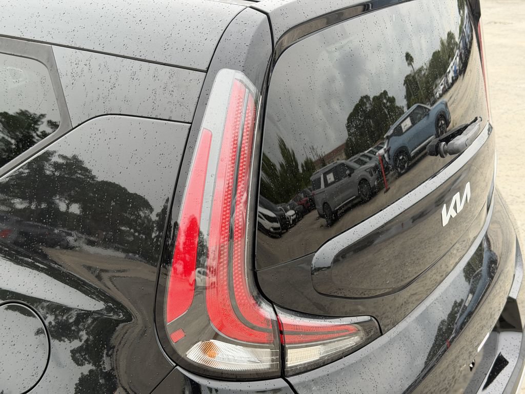 Certified 2024 Kia Soul S FWD image 11