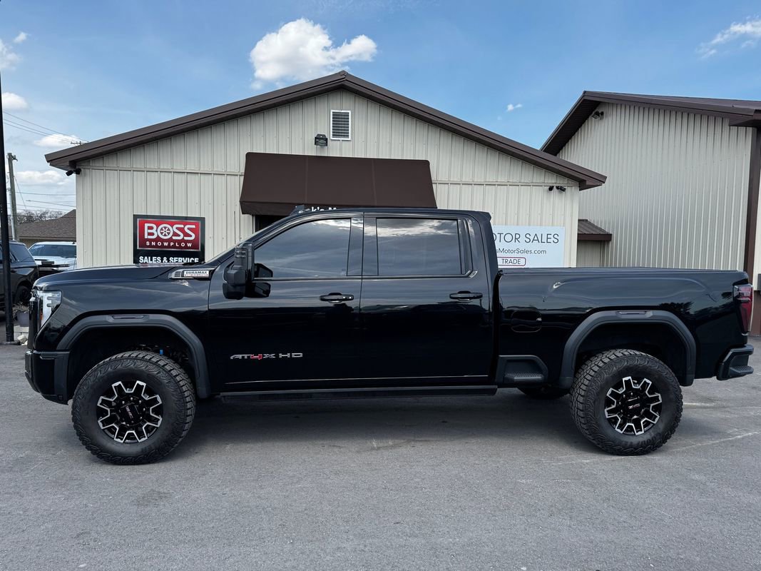 Used 2025 GMC Sierra 2500 AT4X AWD/4WD image 2