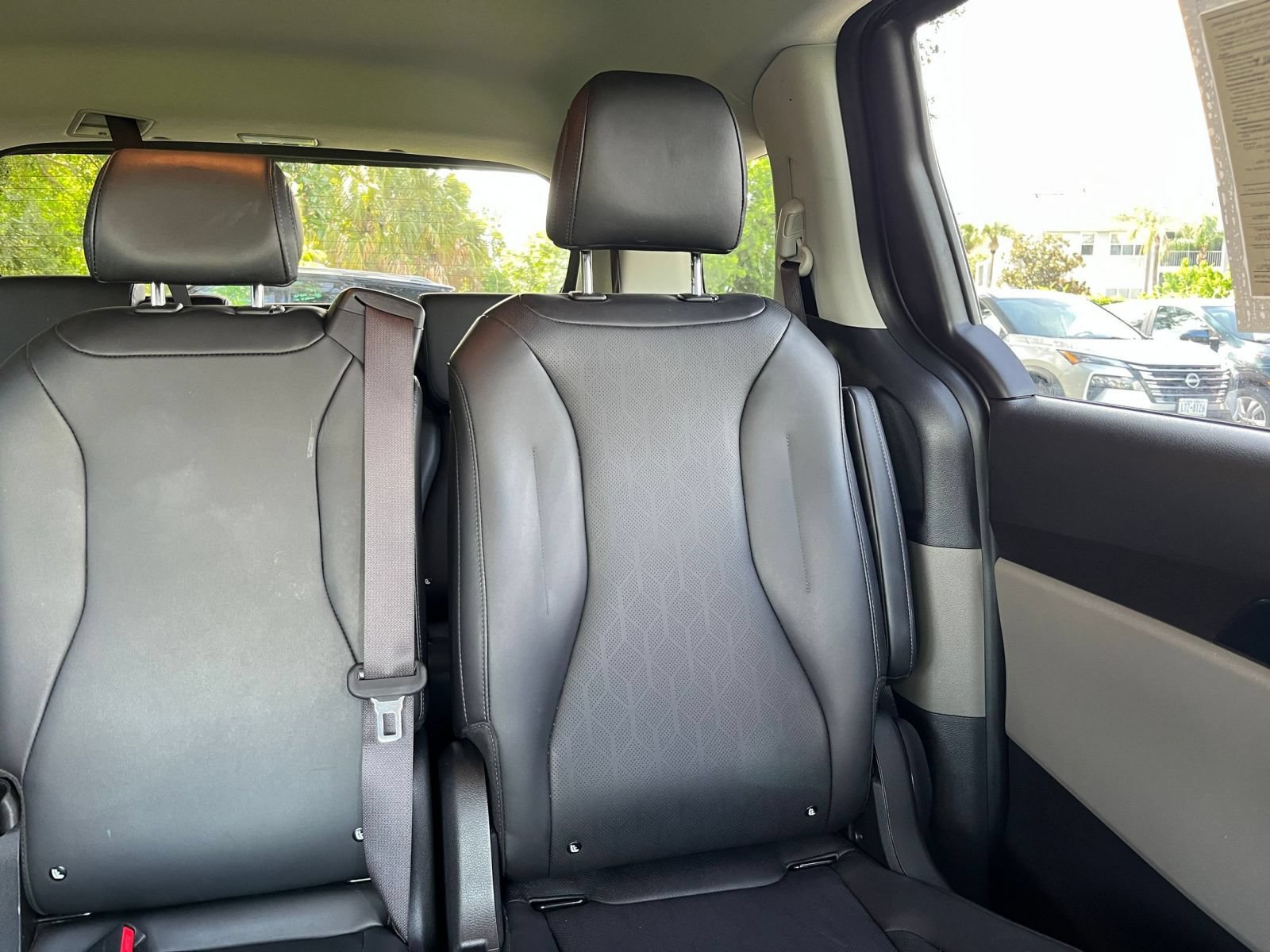 Used 2026 Kia Carnival FWD image 38