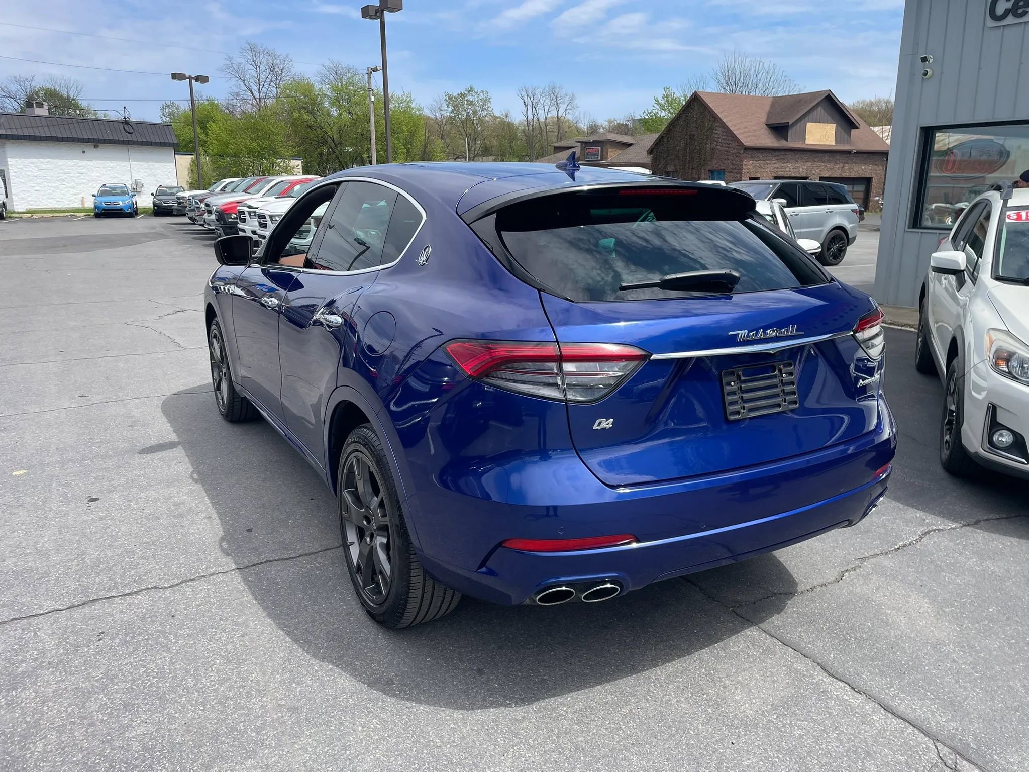 Used 2021 Maserati Levante AWD/4WD image 4