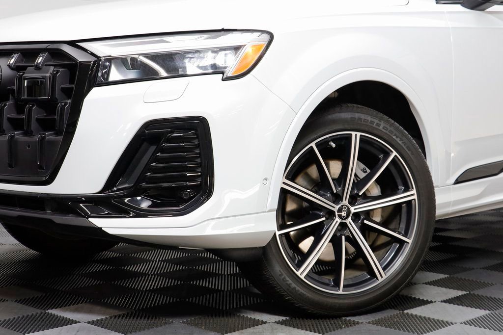 Used 2025 Audi Q7 2.0T Premium Plus image 3