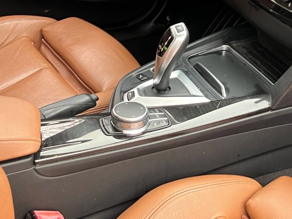 Used 2017 BMW 330e 330e iPerformance 4dr Car image 12