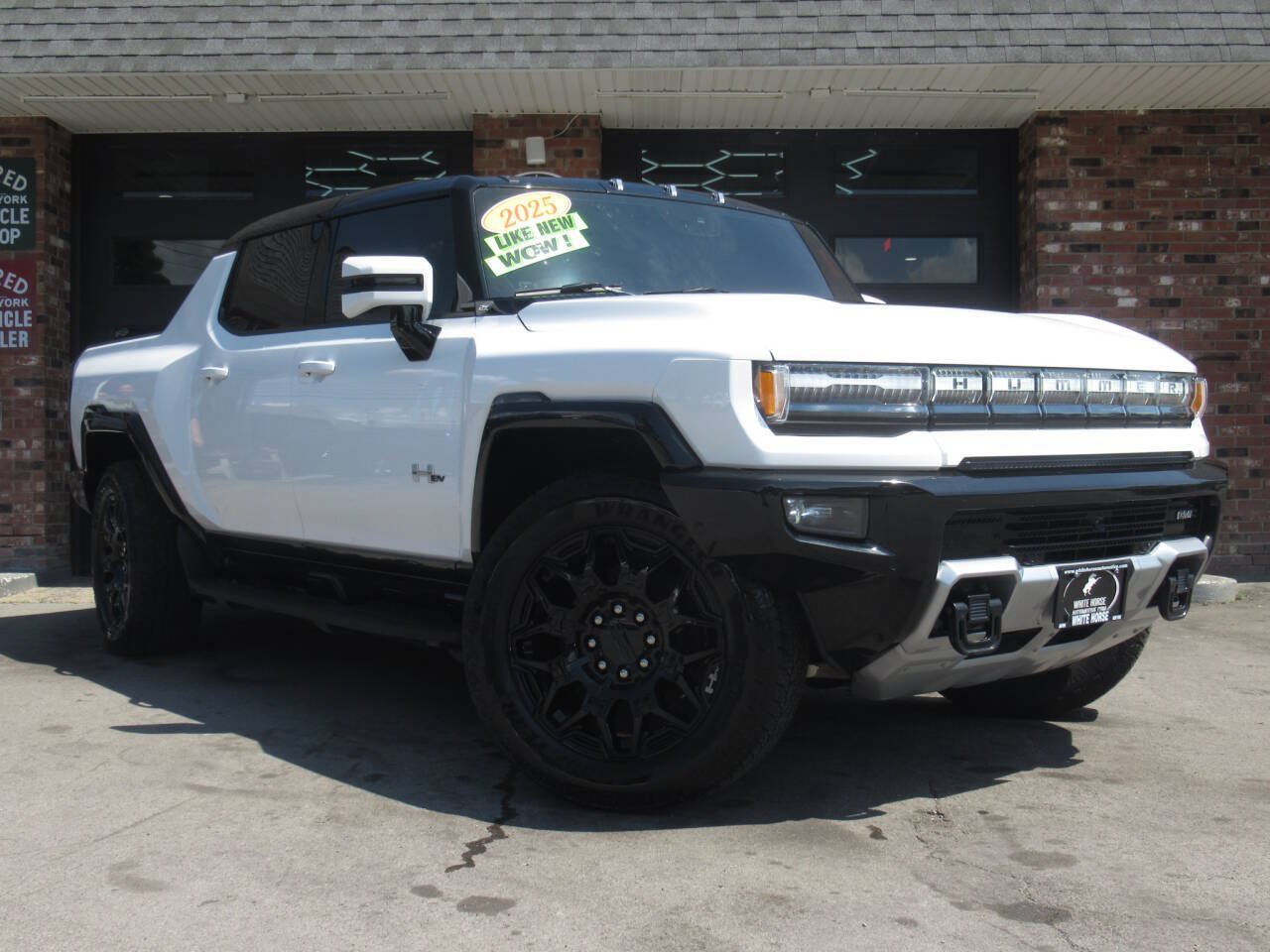 Used 2025 GMC Hummer EV 2X AWD/4WD image 1