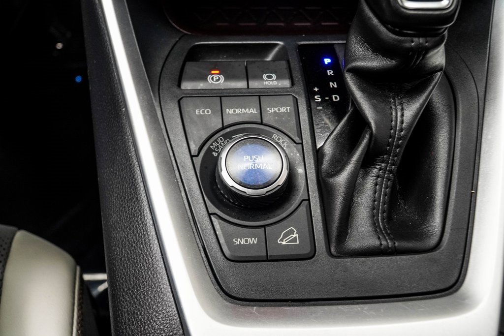 Used 2019 Toyota RAV4 Limited image 17