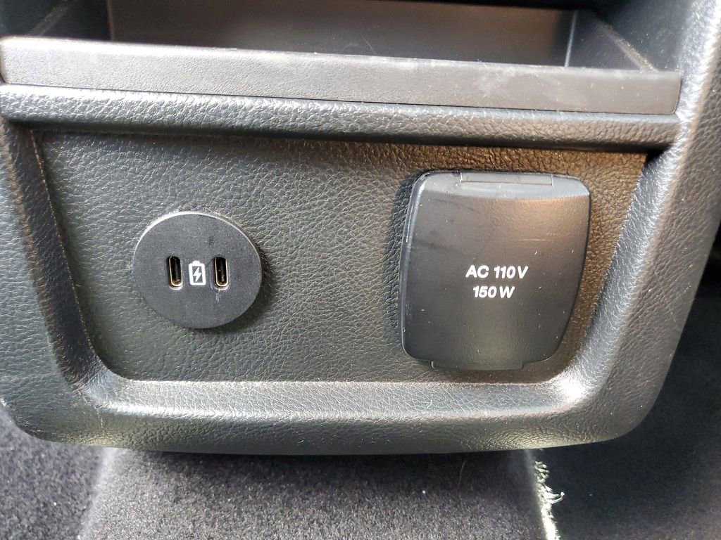 Used 2024 Ford Edge Titanium image 16