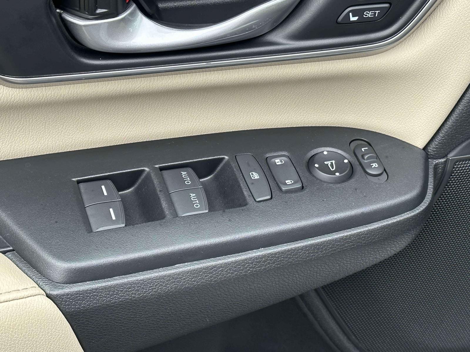 Used 2022 Honda CR-V EX-L image 16
