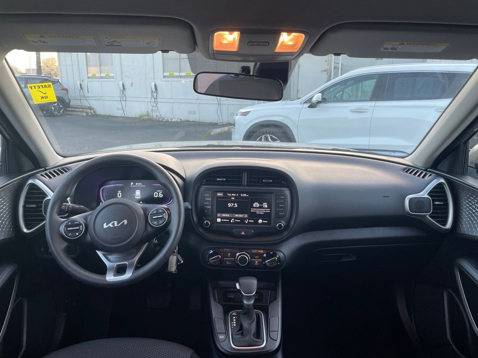 Used 2025 Kia Soul LX w/ LX Technology Package FWD image 31