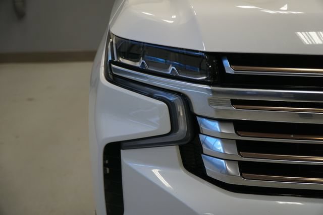Used 2023 Chevrolet Suburban High Country AWD/4WD image 10