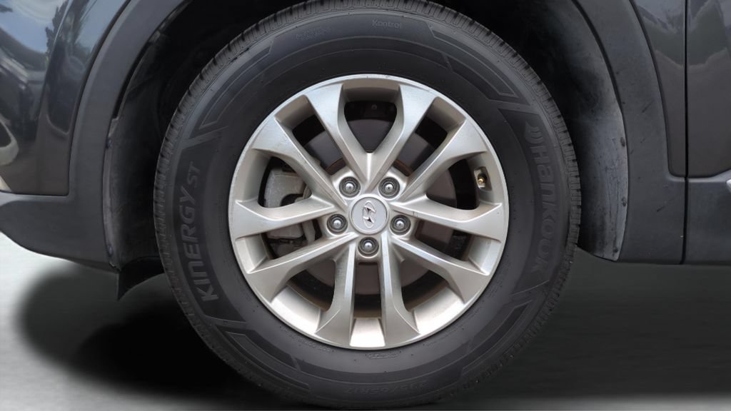 Used 2020 Hyundai Santa Fe SEL FWD image 10