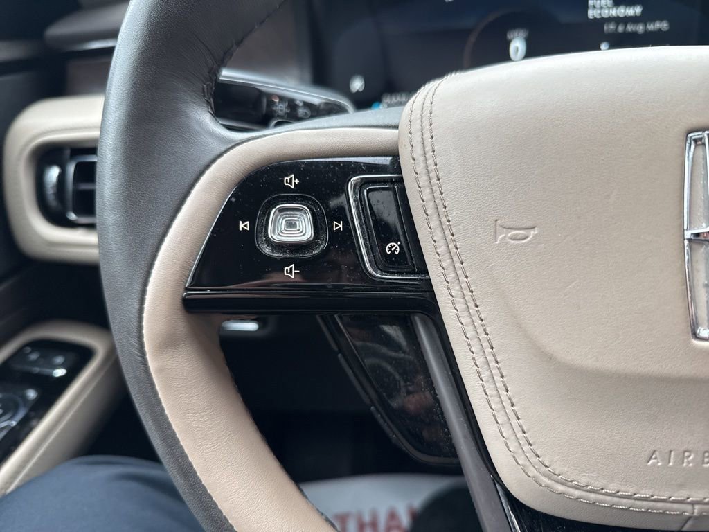 Used 2023 Lincoln Aviator Reserve w/ Elements Package Plus image 17