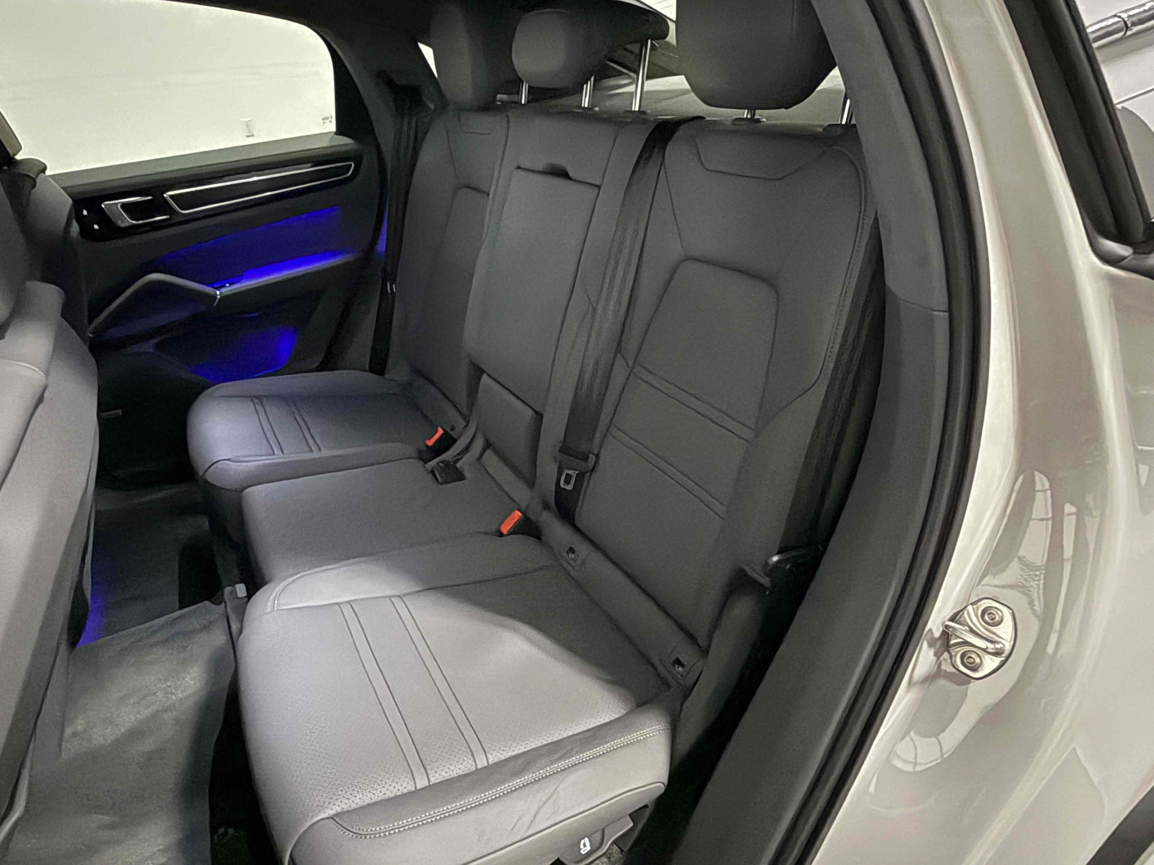 Used 2022 Porsche Cayenne GTS AWD/4WD image 75