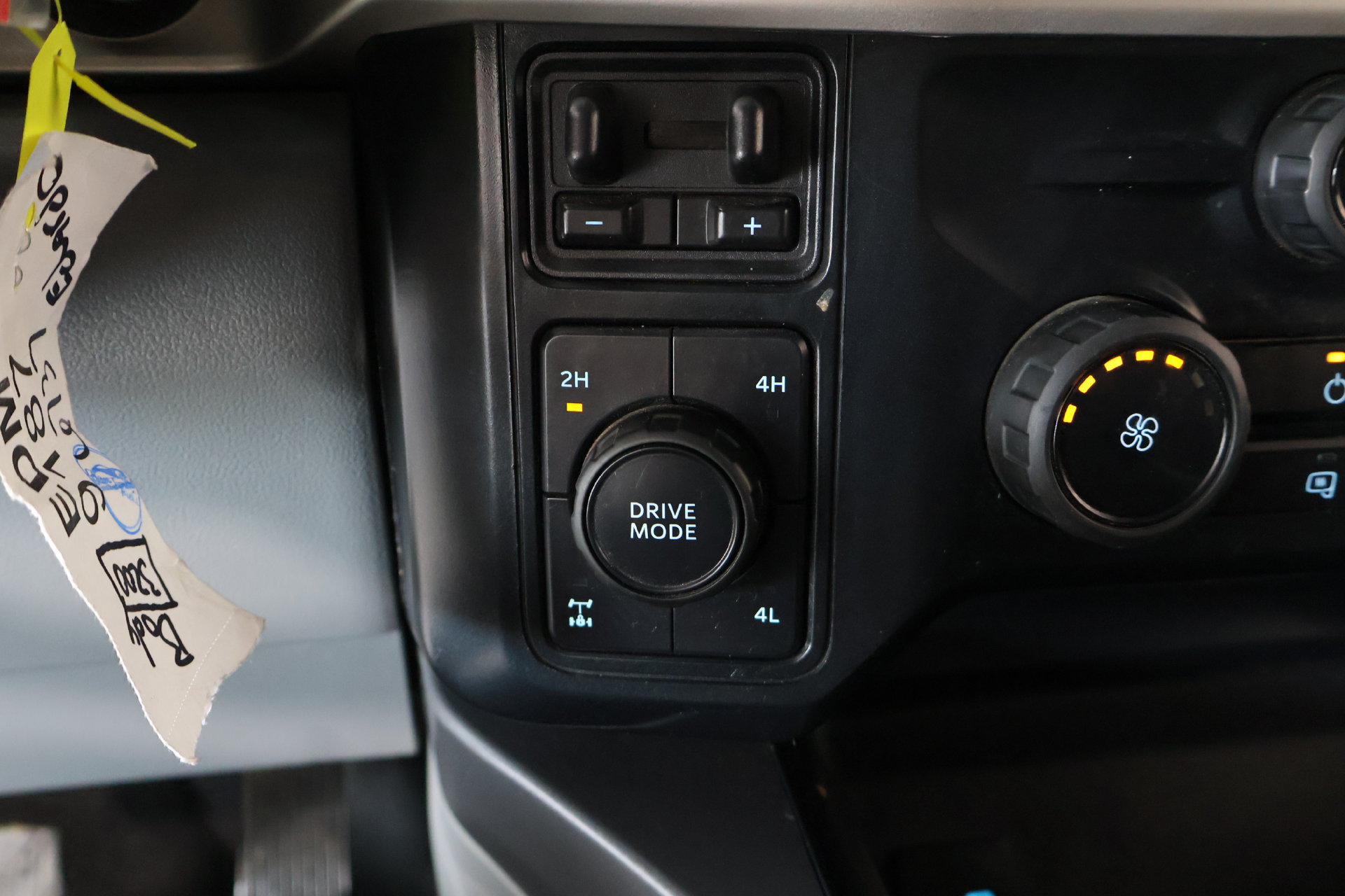 Used 2024 Ford F250 XLT w/ FX4 Off-Road Package AWD/4WD image 7