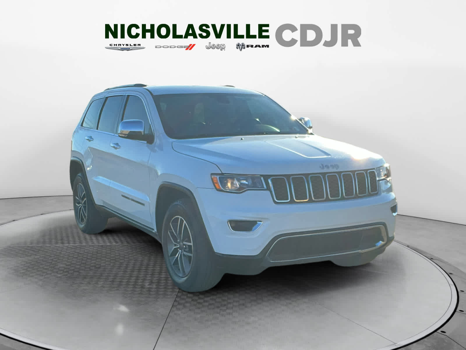 Used 2019 Jeep Grand Cherokee Limited AWD/4WD image 7