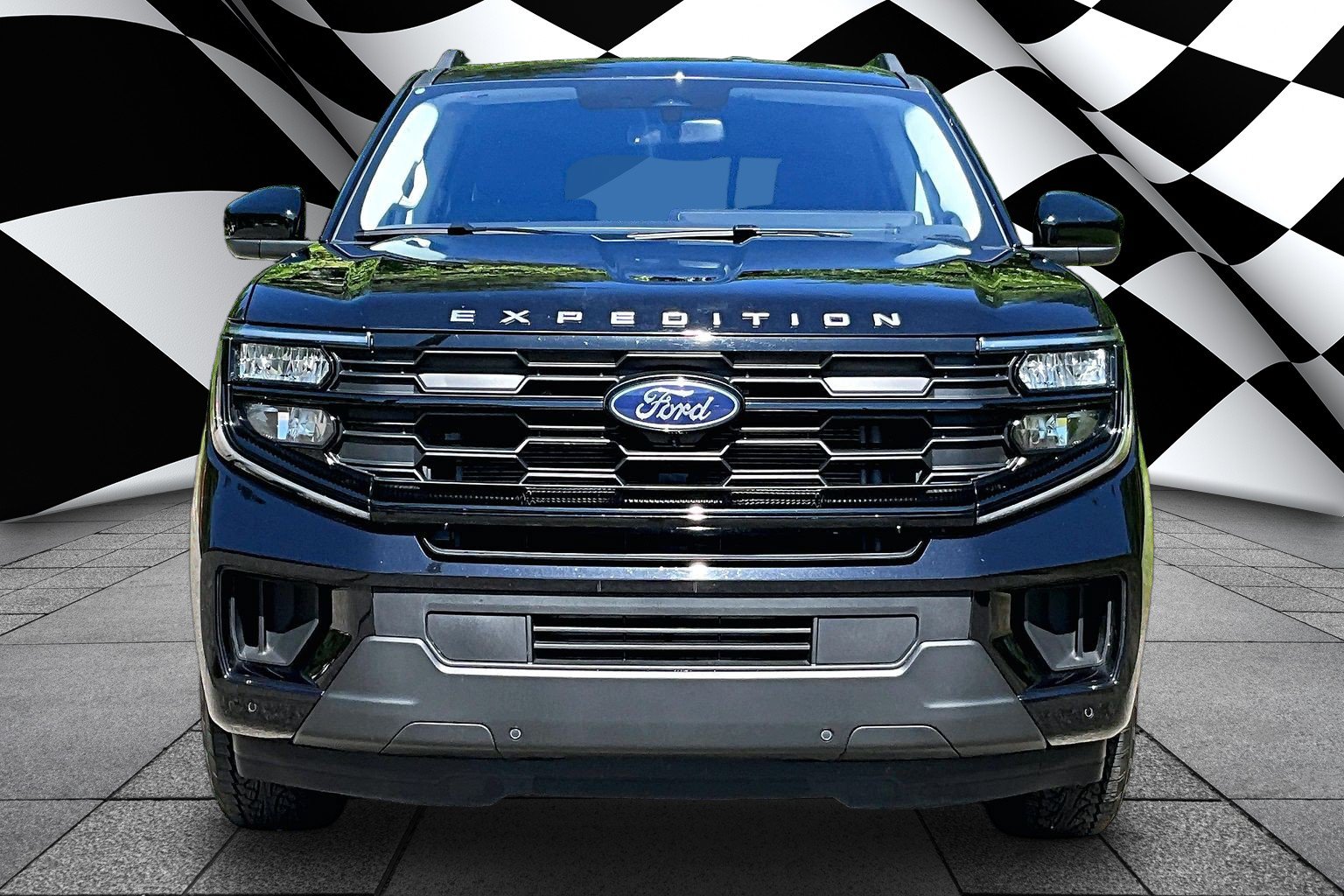 Used 2025 Ford Expedition Active RWD image 3