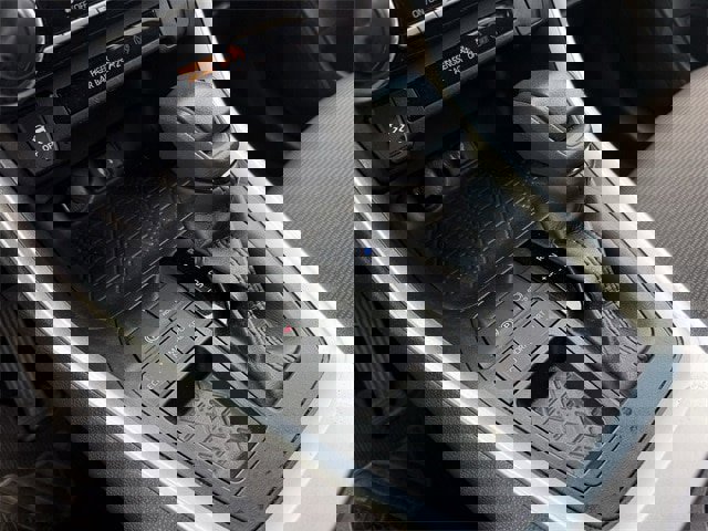 Used 2019 Toyota RAV4 LE w/ Carpet Mat Package image 20