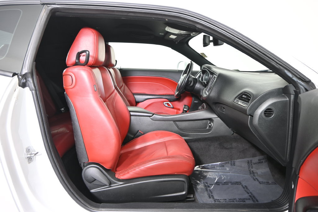 Used 2019 Dodge Challenger SXT w/ Plus Package RWD image 13