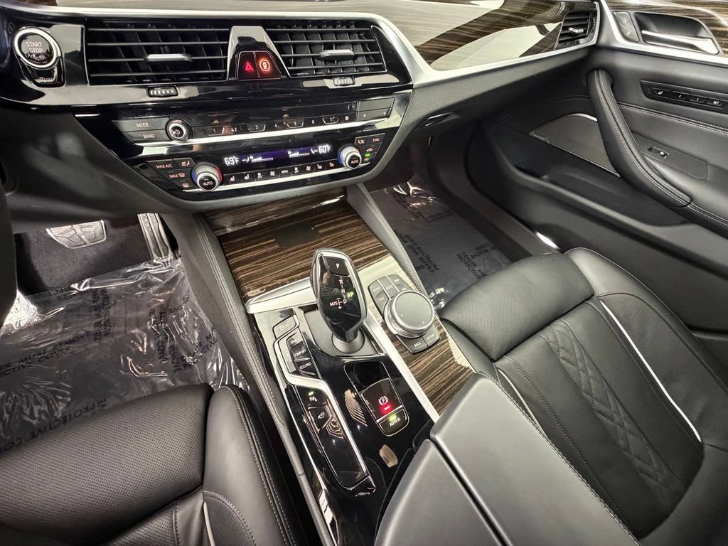 Used 2022 BMW M550i xDrive AWD/4WD image 37
