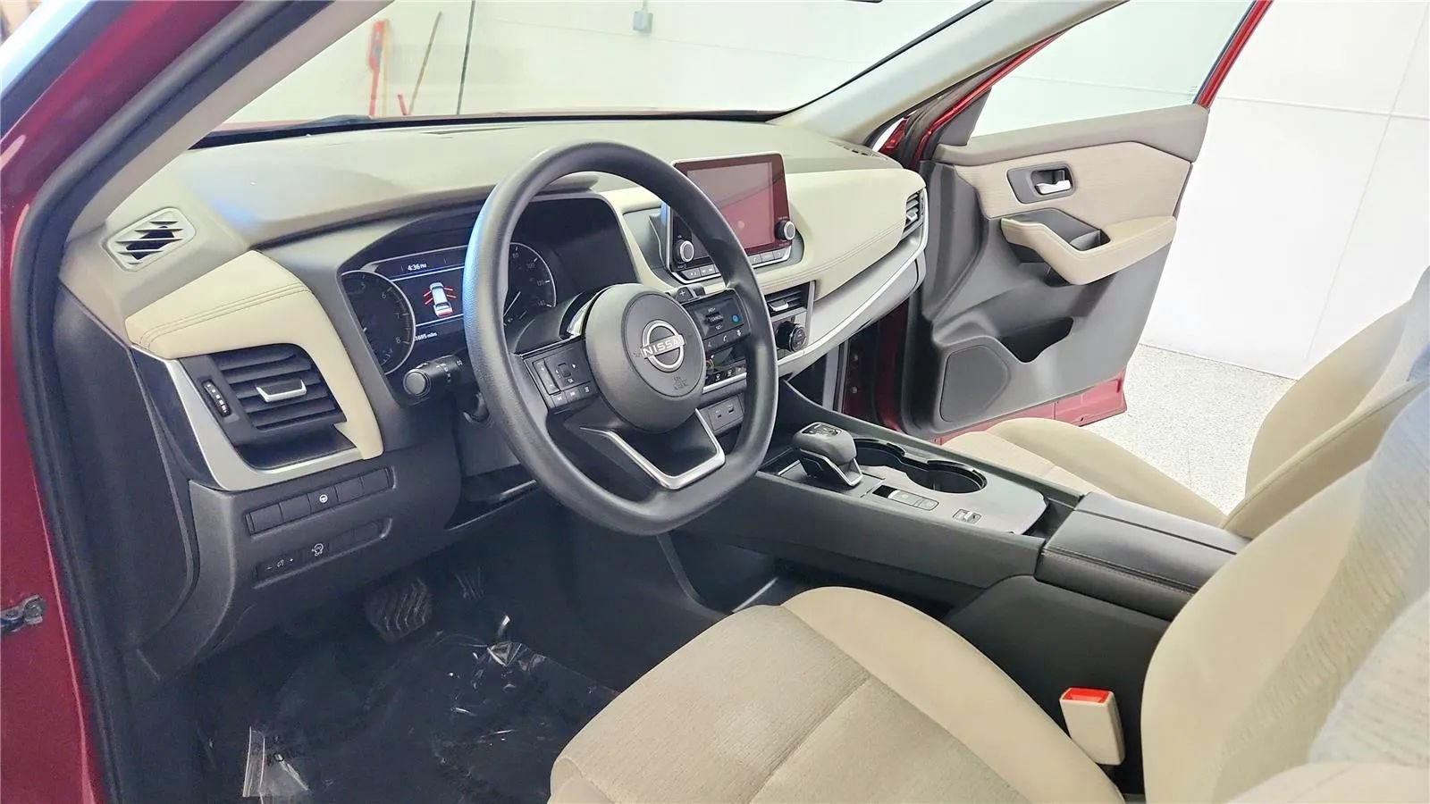 Used 2023 Nissan Rogue SV FWD image 22