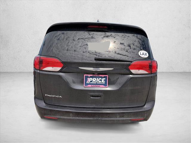 Used 2019 Chrysler Pacifica Touring-L FWD image 5