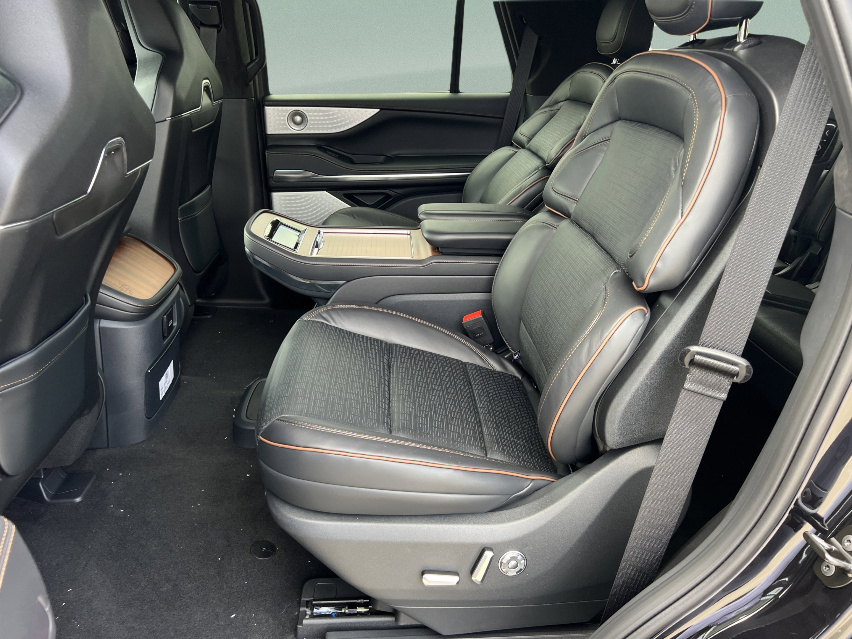 New 2026 Lincoln Navigator Black Label AWD/4WD image 21