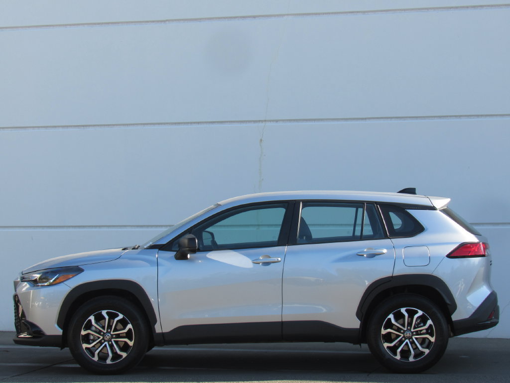 Certified 2025 Toyota Corolla Cross AWD Hybrid image 4