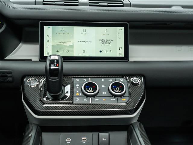 New 2024 Land Rover Defender 110 S image 30