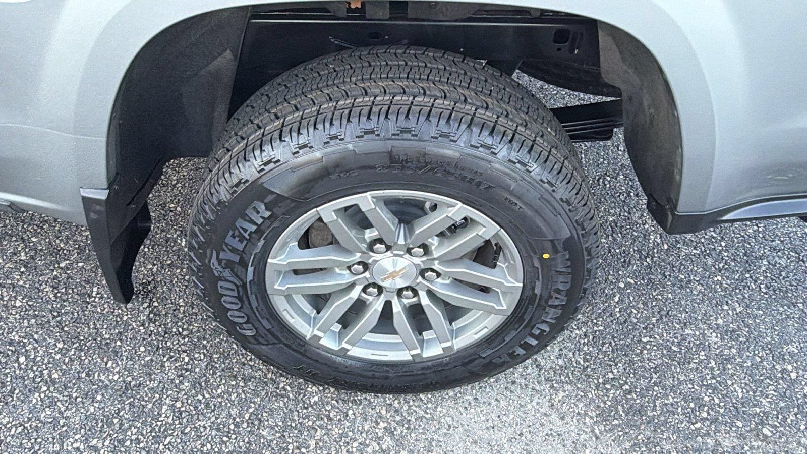 Used 2024 Chevrolet Colorado LT w/ LT Convenience Package RWD image 12