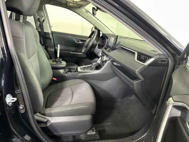 Used 2020 Toyota RAV4 XLE w/ Convenience Package image 28