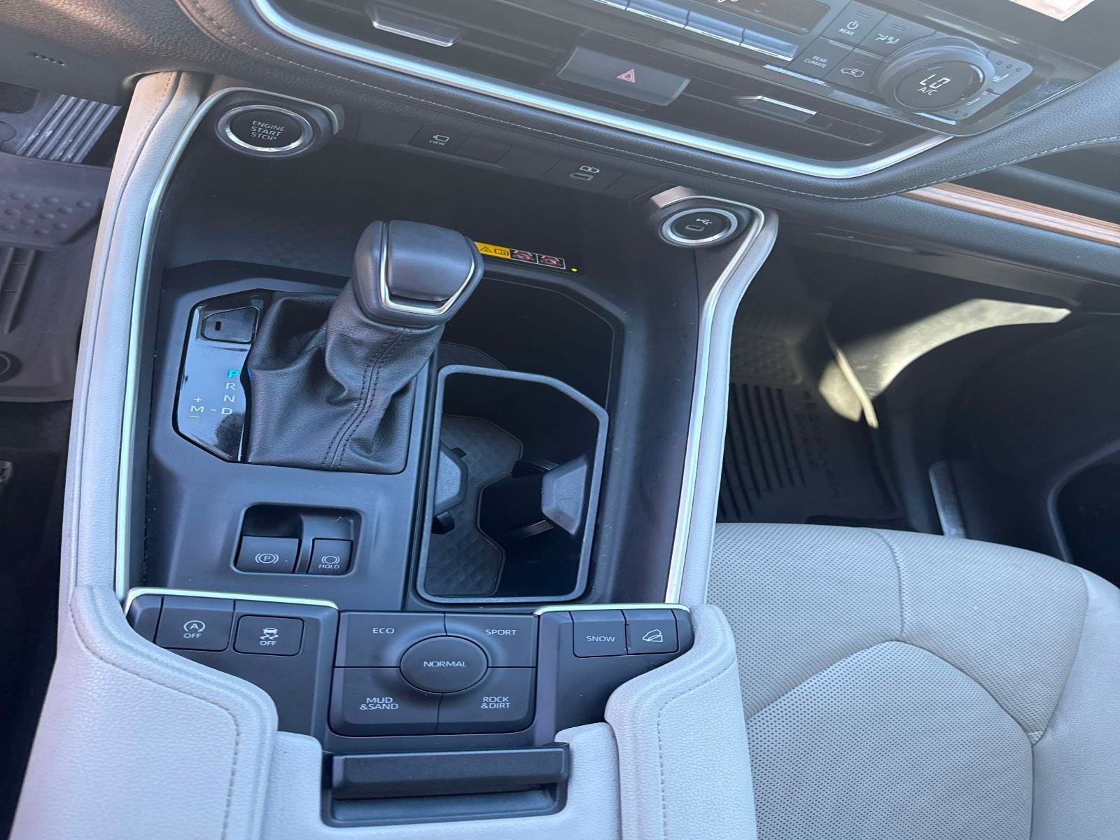 Used 2024 Toyota Grand Highlander Limited image 31