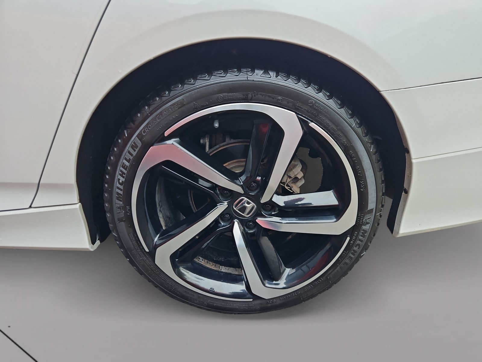 Used 2019 Honda Accord Sport image 14