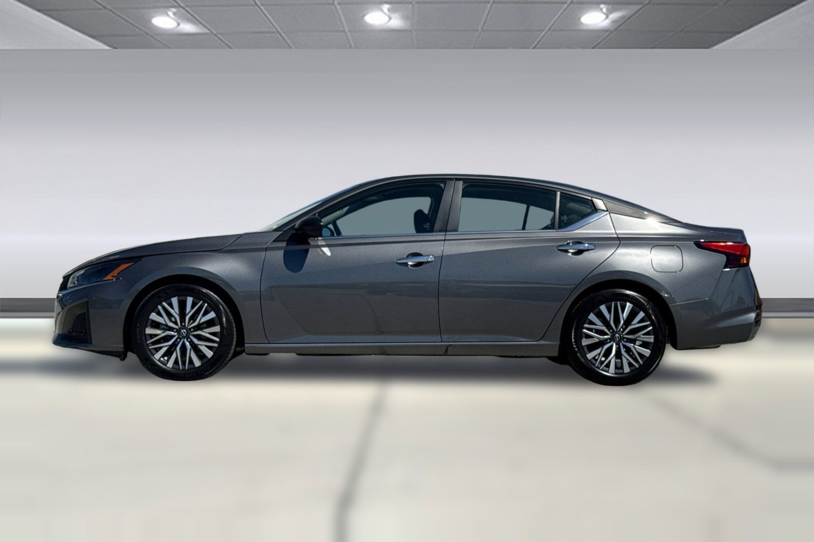 Used 2025 Nissan Altima 2.5 SV image 6