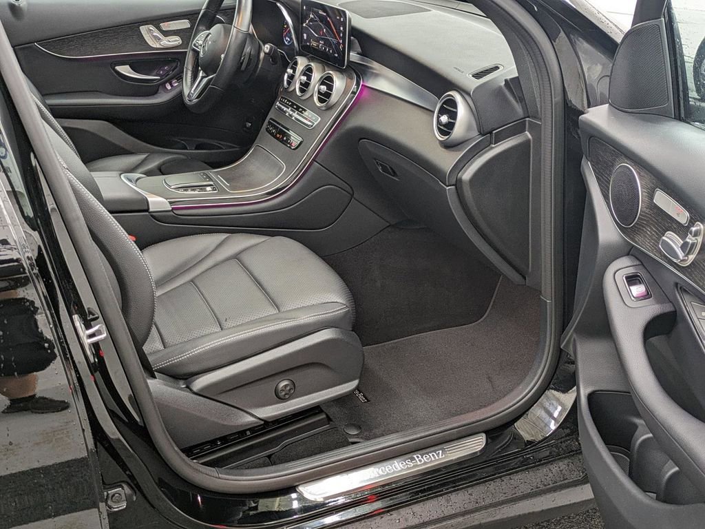 Used 2022 Mercedes-Benz GLC 300 4MATIC image 21