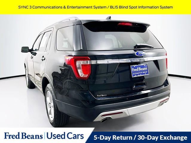Used 2017 Ford Explorer XLT w/ Equipment Group 202A image 6