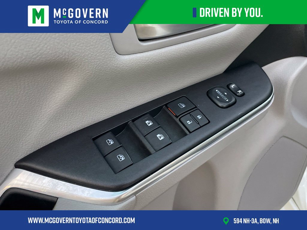 Used 2017 Toyota Camry LE FWD image 14