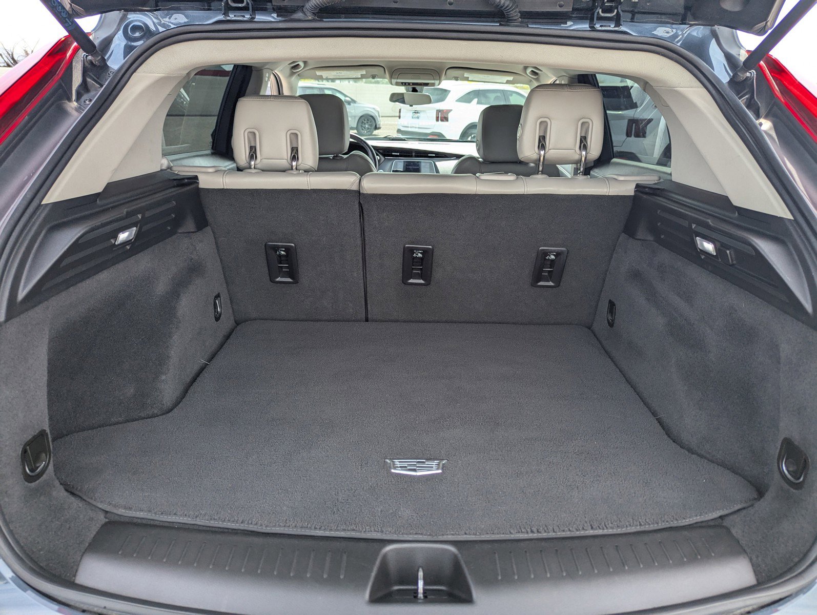 Used 2019 Cadillac XT4 Luxury image 9