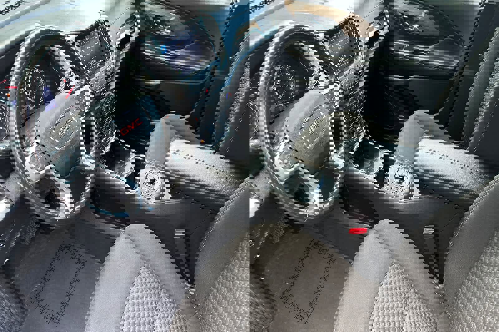 Used 2020 GMC Terrain SLE w/ Driver Convenience Package image 11